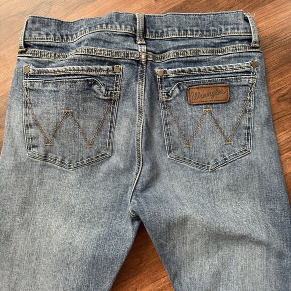 Wrangler Retro Slim Boot Jeans 32 x 34 Medium Wash Denim Work Western Riding - Picture 7 of 9